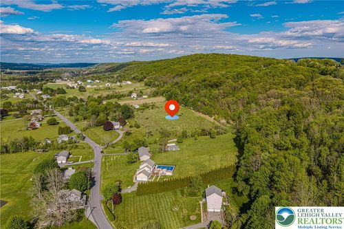 54 Mill Dr, Tamaqua, PA, 18252-5568 | Card Image