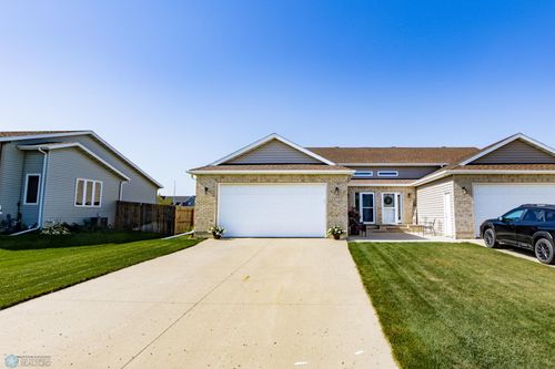 4775 44th St S, Fargo, ND, 58104-4284 | Card Image