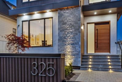 325 W 22nd St, House other with 6 bedrooms, 4 bathrooms and 2 parking in North Vancouver BC | Image 2