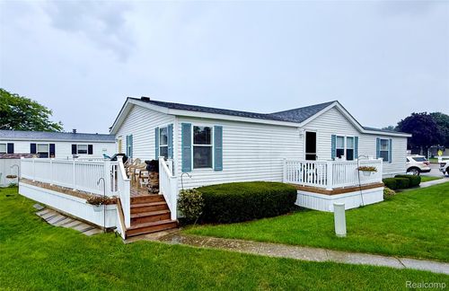 104 Shoreline Dr E, Port Sanilac, MI, 48469-9610 | Card Image