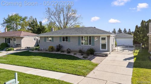 46972 Mckenna Dr, Macomb, MI, 48044-3217 | Card Image