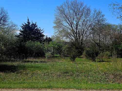 417 Des Moines Ln, Dixon, IL, 61021 | Card Image