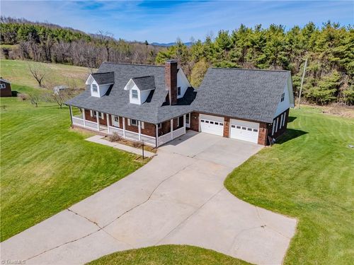 11325 Glade Valley Rd, Ennice, NC, 28623-9151 | Card Image