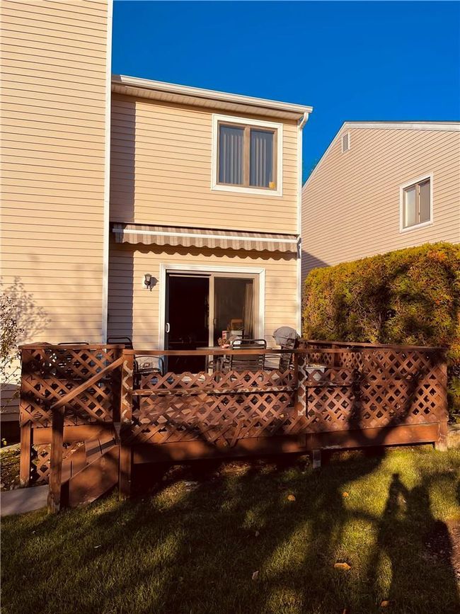 Deck with Privacy Bushes | Image 24