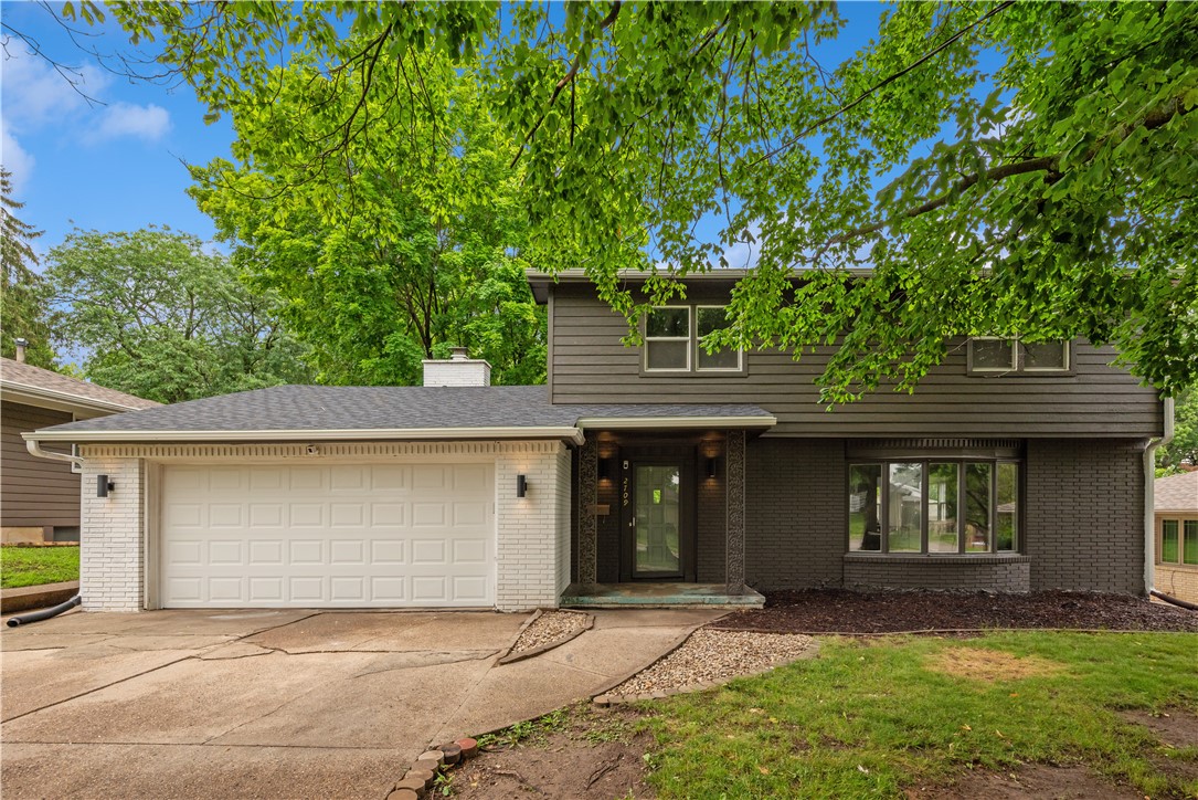 Madison Ave, Des Moines, IA 50310
