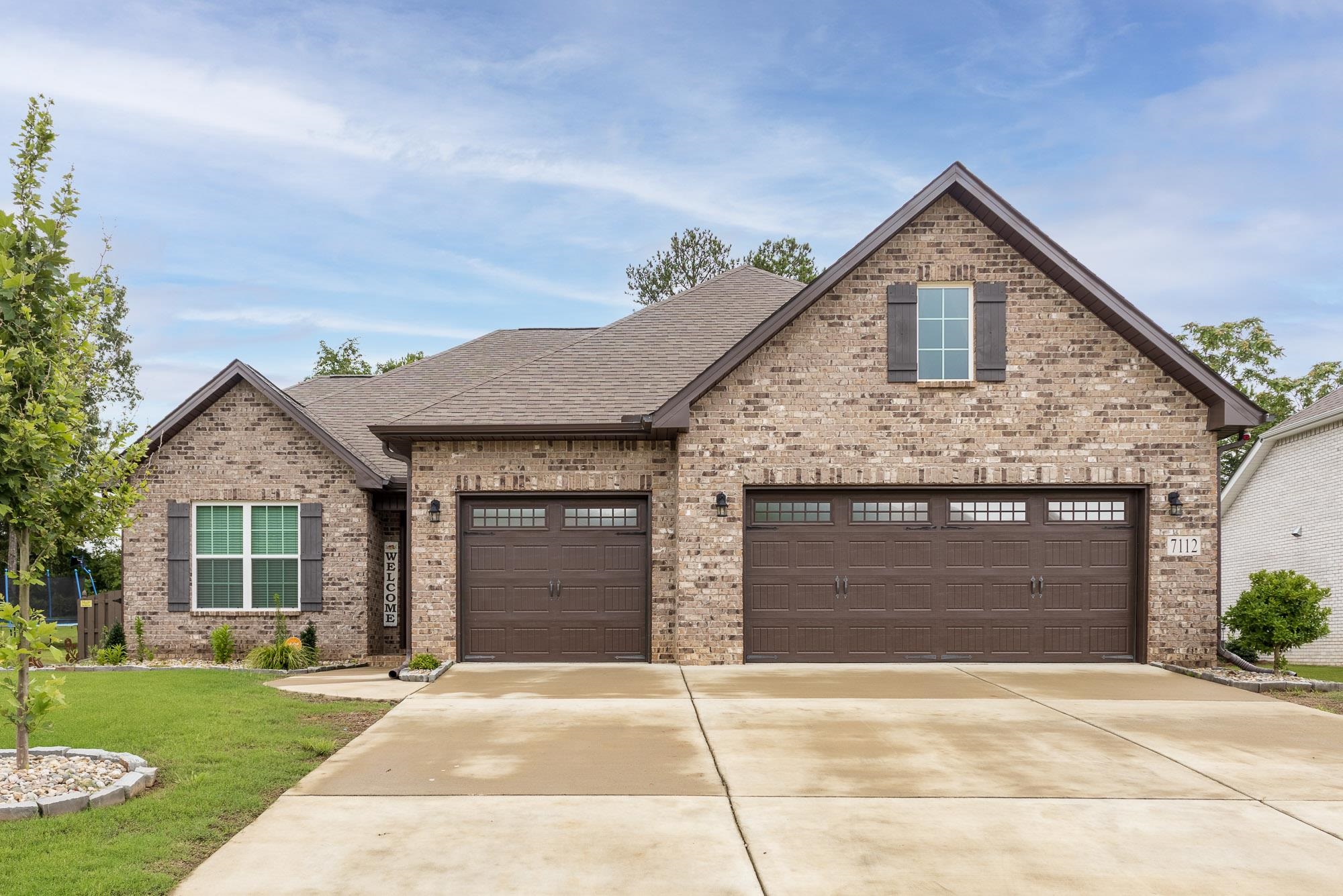 Hickory Cove Way, Gurley, AL 35748