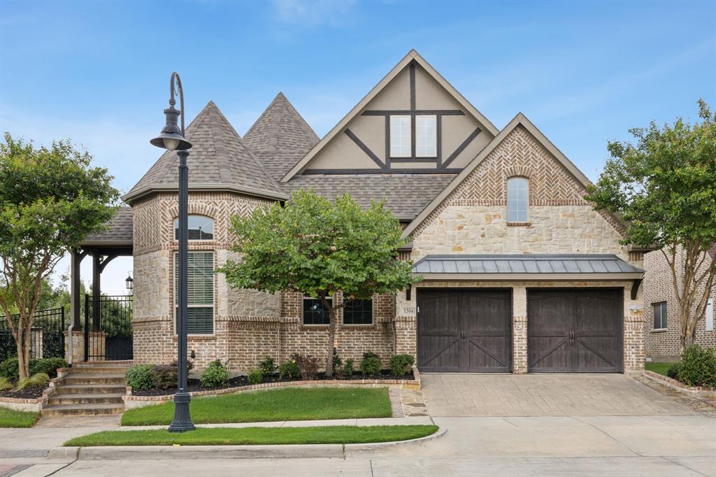 Blue Lake Blvd, Arlington, TX 76005