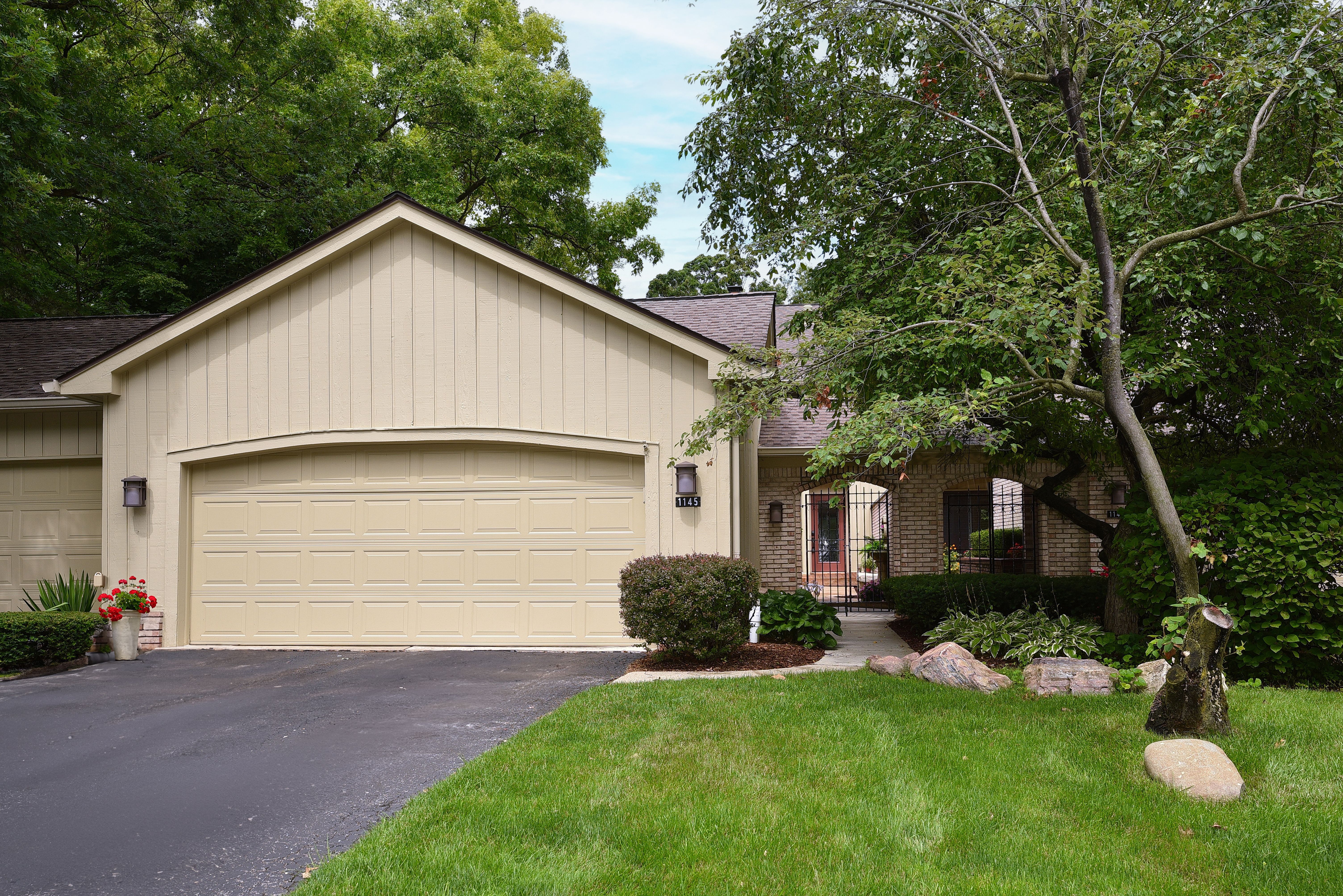 Timberview Trl, Bloomfield Hills, MI 48304