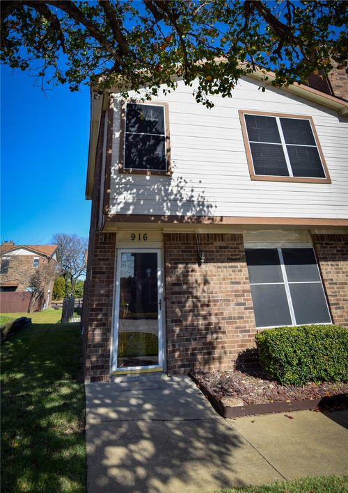 916 Cedar Ter, Cedar Hill, TX, 75104-4790 | Card Image