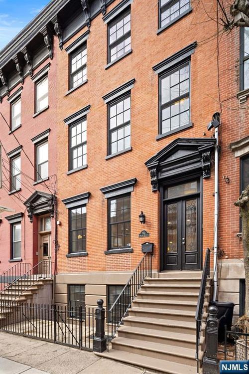 912 Willow Ave, Hoboken, NJ, 07030-7883 | Card Image
