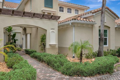 0-1353 Emerald Dunes Dr, SUN CITY CENTER, FL, 33573-4427 | Card Image
