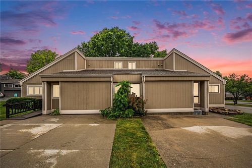 6610 Halsey St, Shawnee, KS, 66216-2738 | Card Image