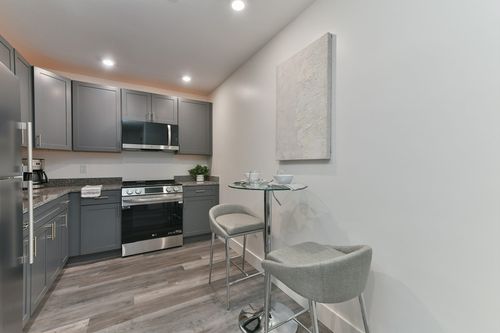 620-585 Essex St, Lynn, MA, 01901 | Card Image