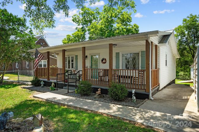 14674 Elkin Highway 268 None, House other with 3 bedrooms, 1 bathrooms and null parking in Ronda NC | Image 5