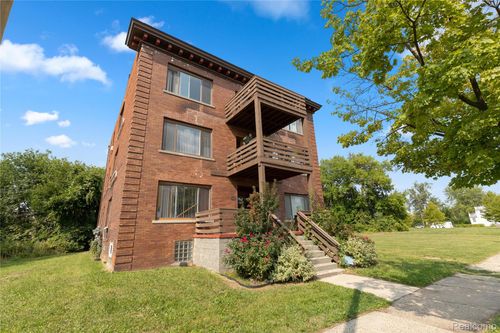 1-109 Leicester Ct, Detroit, MI, 48202-1656 | Card Image