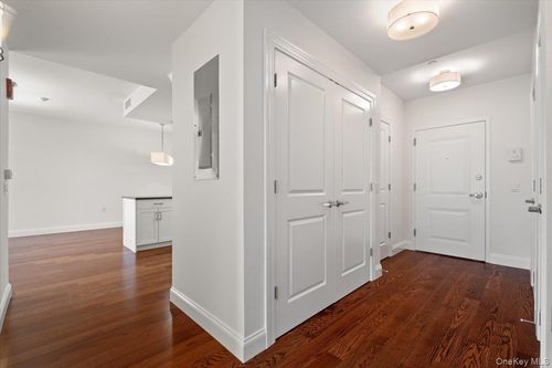 unit-705-10 Byron Pl, Larchmont, NY, 10538-1989 | Card Image