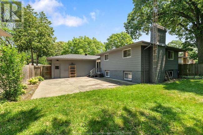 1361 Isabelle Pl, Home with 5 bedrooms, 2 bathrooms and null parking in Windsor ON | Image 47