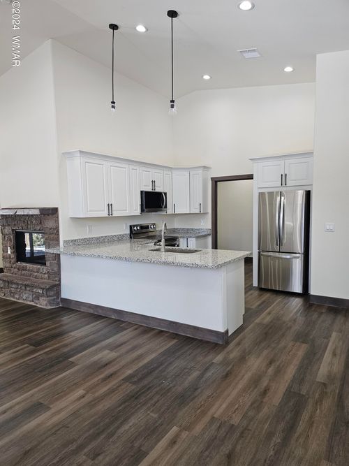 2850 W Villa Loop, Show Low, AZ, 85901-4690 | Card Image
