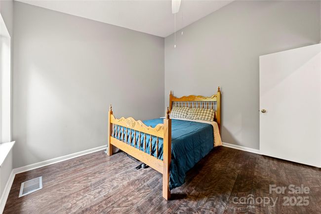 Third bedroom | Image 32