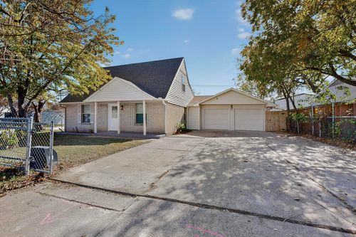 14024 Horseshoe Trl, Balch Springs, TX, 75180-4154 | Card Image
