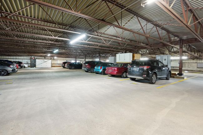 Upper level detached garage | Image 82