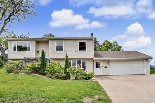 1212 N 12th Street, Clinton, IA, 52732 | Card Image