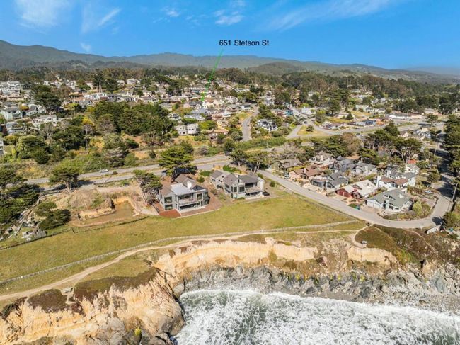 651 Stetson St, House other with 3 bedrooms, 2 bathrooms and 2 parking in Moss Beach CA | Image 33