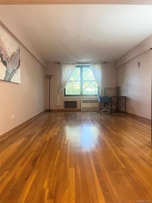 apt-407-139 83rd Ave, Jamaica, NY, 11435-1508 | Card Image