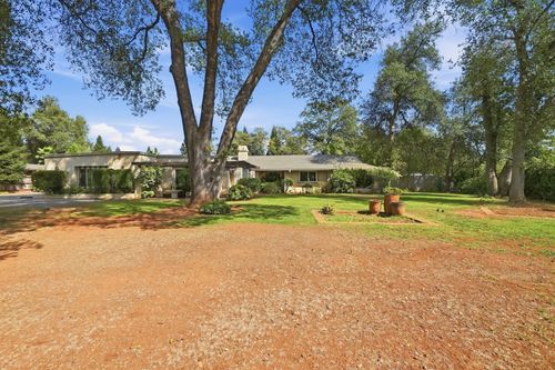 4935 Saratoga Dr, Redding, CA, 96002-9418 | Card Image