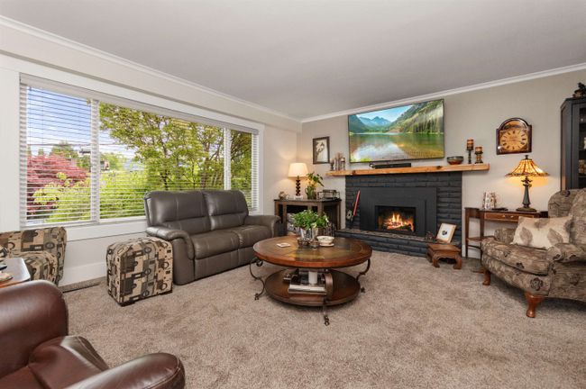 10047 Shamrock Drive, House other with 4 bedrooms, 2 bathrooms and 7 parking in Chilliwack BC | Image 10