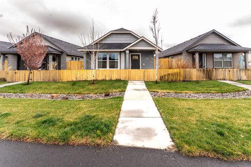 3210 Nw 10th St, Redmond, OR, 97756-1067 | Card Image