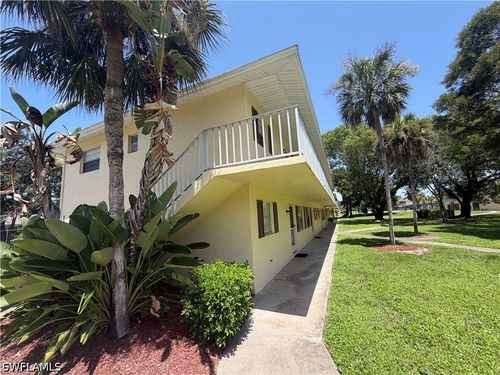 i1-3325 Airport Rd N, NAPLES, FL, 34105-2834 | Card Image