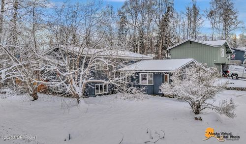 11335 Bridger Pl, Eagle River, AK, 99577-8013 | Card Image