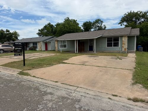 512 Lenora Dr, Taylor, TX, 76574-3346 | Card Image