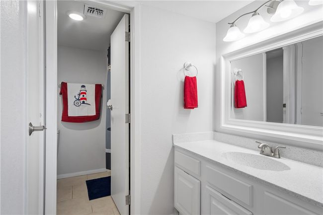 APT-332 - 5973 State Highway 361, Condo with 2 bedrooms, 2 bathrooms and null parking in Port Aransas TX | Image 21