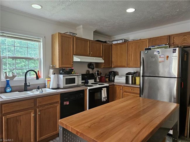 Kitchen | Image 9