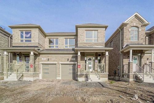 151 Agro St, Waterdown, ON, L8B1X8 | Card Image