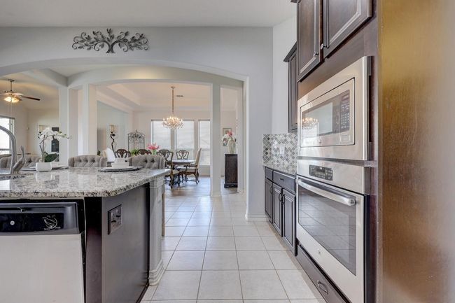 422 Betony Loop, House other with 3 bedrooms, 3 bathrooms and 2 parking in Buda TX | Image 12