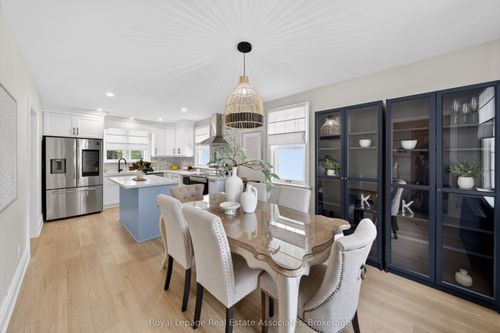 24 Peel Ave, Brampton, ON, L6W1X2 | Card Image