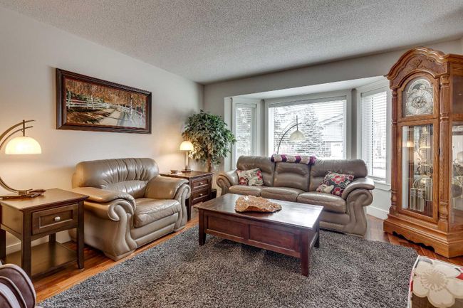 7 Dickens Lane, Home with 4 bedrooms, 3 bathrooms and 5 parking in Lacombe AB | Image 5