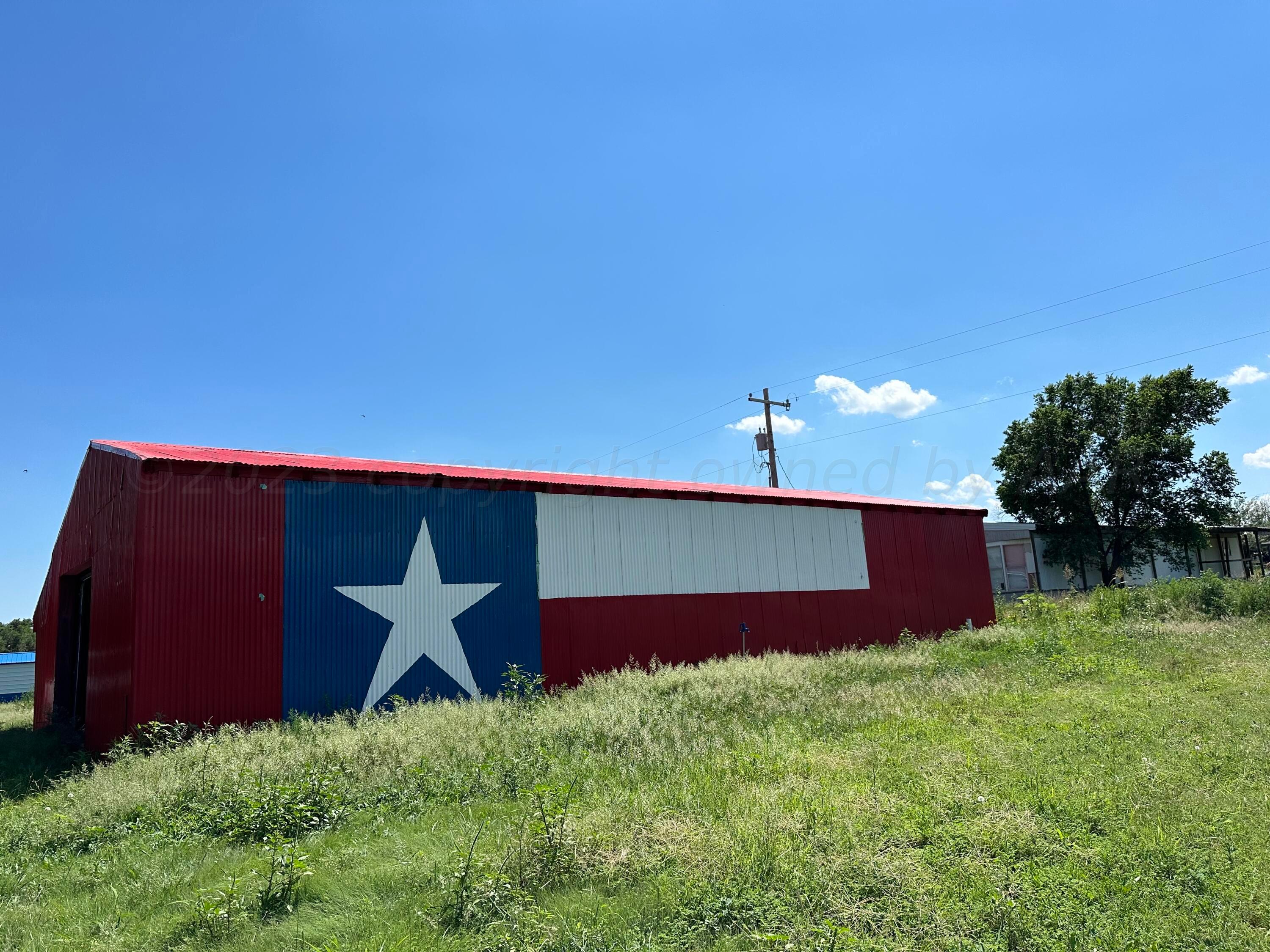 Commercial Sale in Shamrock 2