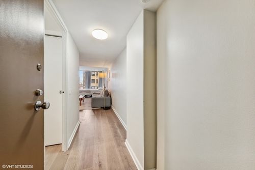 apt-1107-2400 Lakeview Ave, CHICAGO, IL, 60614-2736 | Card Image