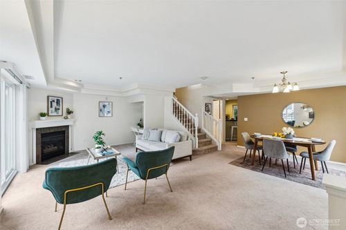 apt-c201-16219 Northup Way, Bellevue, WA, 98008-2534 | Card Image