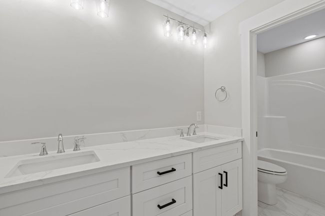 Guest Bathroom Upstairs | Image 46