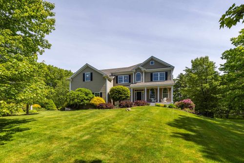 8 Heron Way, Stratham, NH, 03885-4439 | Card Image
