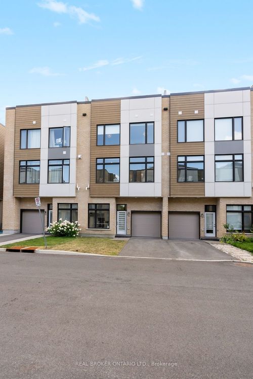 68 Cherry Blossom Pvt, Ottawa, ON, K2H0C4 | Card Image