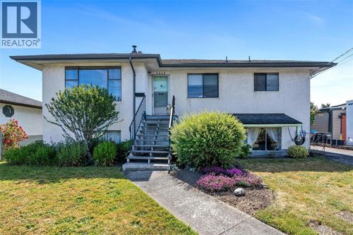 3245 Albion Rd, Victoria, BC, V8Z3T5 | Card Image