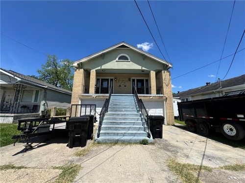 2425 Jonquil St, New Orleans, LA, 70122-4855 | Card Image