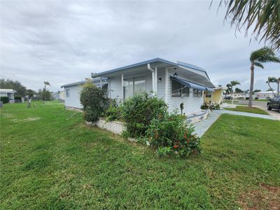 5317 Chateau Lane, House other with 2 bedrooms, 2 bathrooms and null parking in BRADENTON FL | Image 3