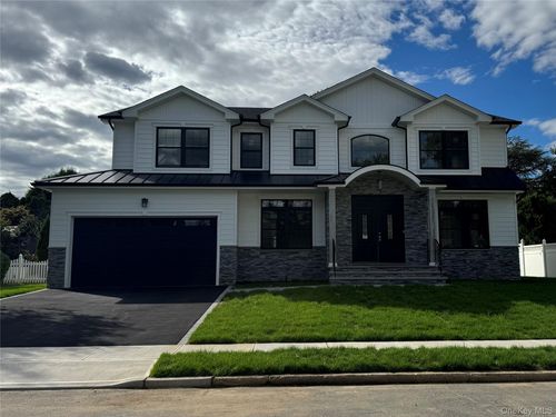 4 Vera Ave, Plainview, NY, 11803-5621 | Card Image